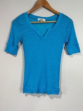 Lei Women’s Delia Teal Slub Knit Fitted Top Split Neck Indie Sleaze Slim Fit M